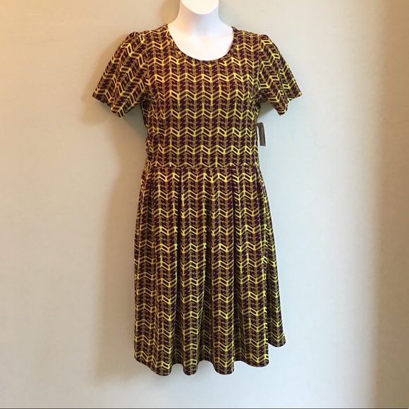 LuLaRoe Dresses & Skirts - LuLaRoe Amelia Dress with Pockets Purple and Green